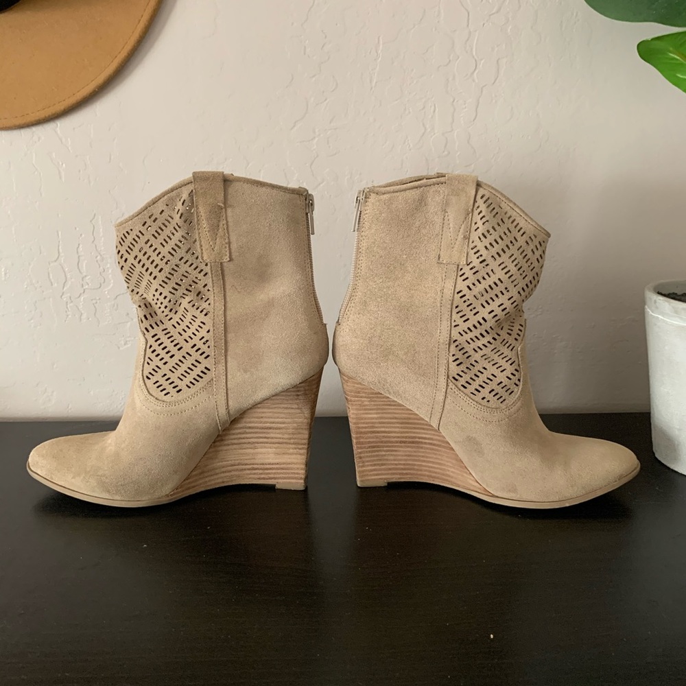 Crown Vintage IRIS wedge bootie